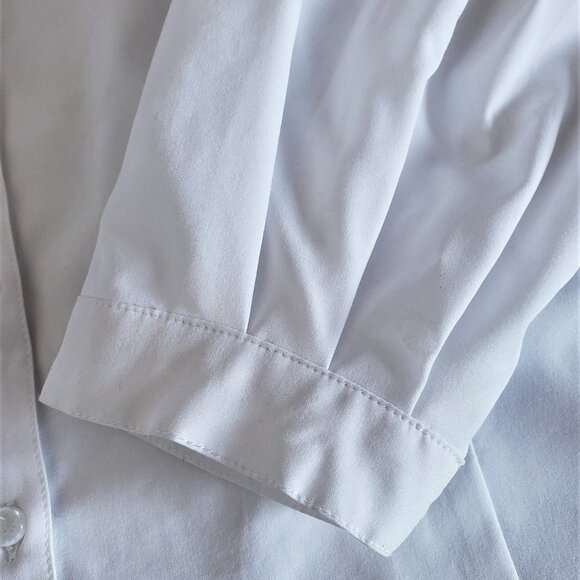 White blouse with lace shoulder detail - Picture 4 of 10